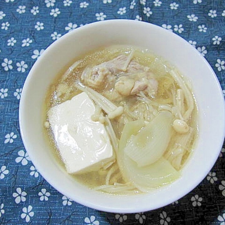 鶏肉とえのきともやしと豆腐のスープ